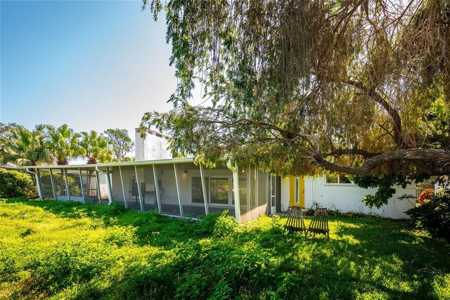 801 PINELLAS POINT DRIVE S, St Petersburg, FL 33705