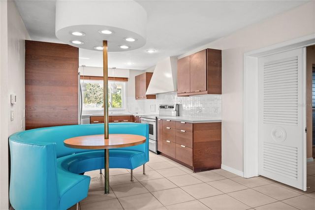 801 PINELLAS POINT DRIVE S, St Petersburg, FL 33705