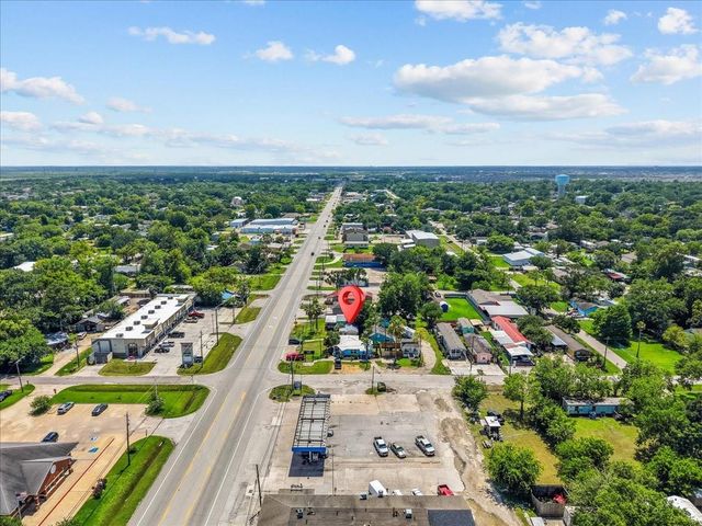 424 Grand Avenue, Bacliff, TX 77518