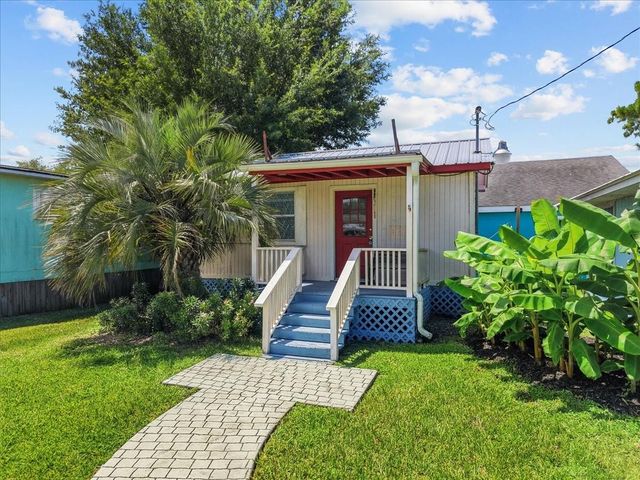 424 Grand Avenue, Bacliff, TX 77518