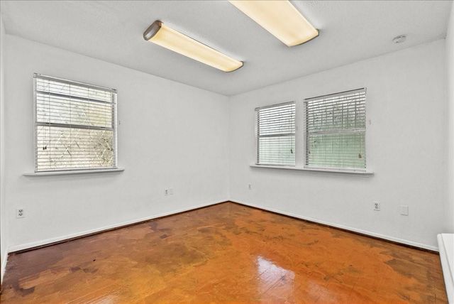 424 Grand Avenue, Bacliff, TX 77518