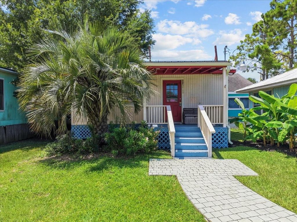 424 Grand Avenue, Bacliff, TX 77518
