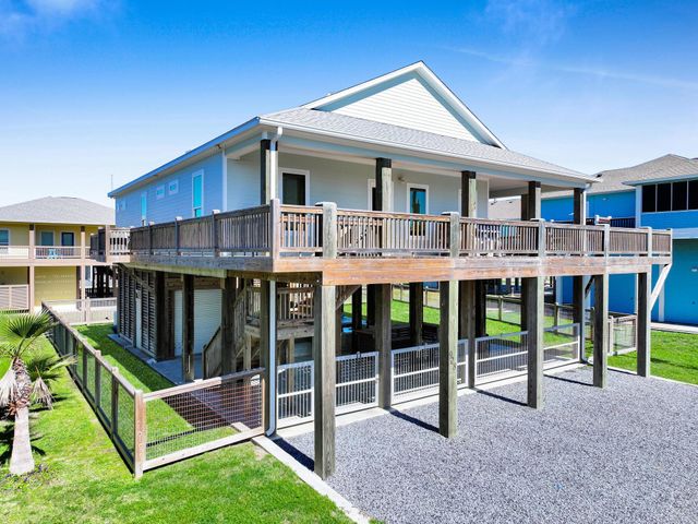 928 Kenlyn Drive, Crystal Beach, TX 77650