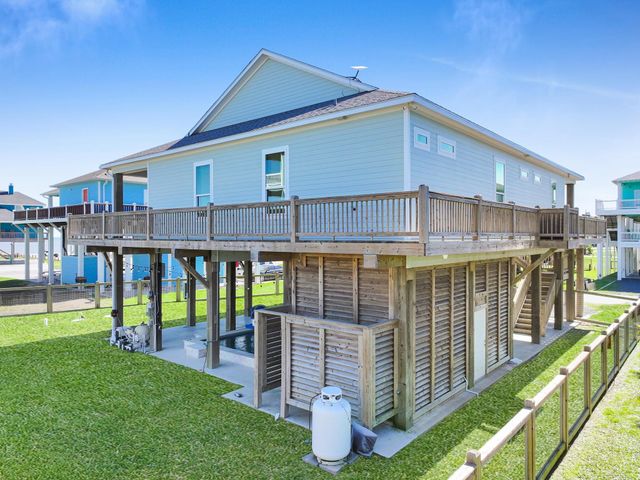 928 Kenlyn Drive, Crystal Beach, TX 77650