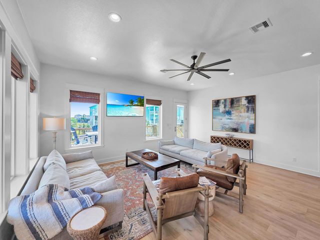 928 Kenlyn Drive, Crystal Beach, TX 77650