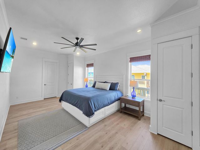 928 Kenlyn Drive, Crystal Beach, TX 77650