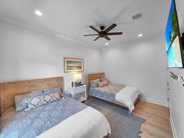 928 Kenlyn Drive, Crystal Beach, TX 77650