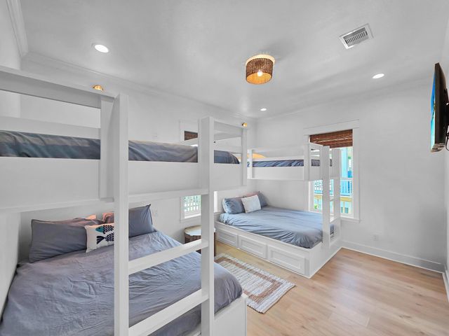 928 Kenlyn Drive, Crystal Beach, TX 77650