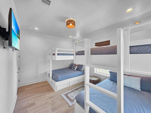 928 Kenlyn Drive, Crystal Beach, TX 77650