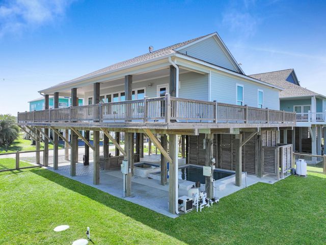 928 Kenlyn Drive, Crystal Beach, TX 77650