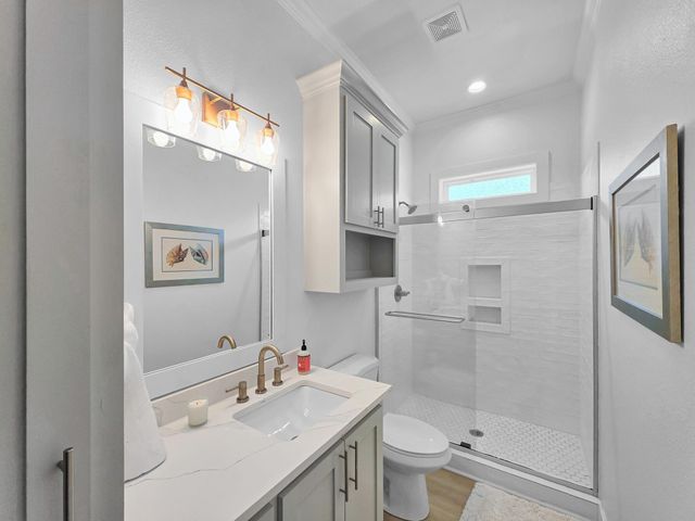 928 Kenlyn Drive, Crystal Beach, TX 77650