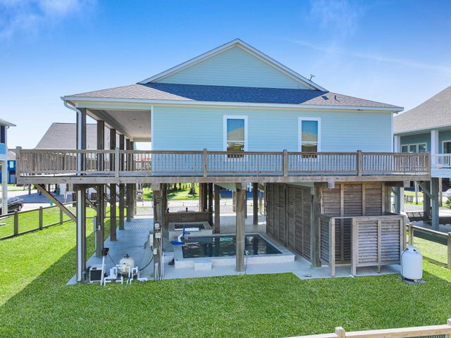928 Kenlyn Drive, Crystal Beach, TX 77650