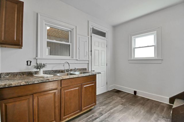 453 W Dickson Avenue, Mansfield, OH 44903