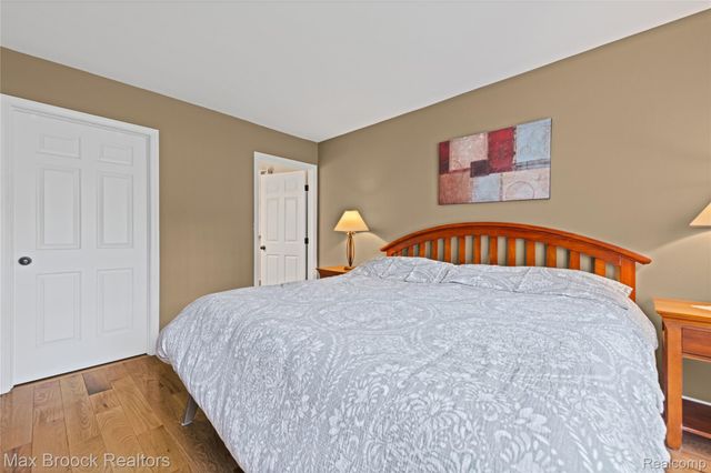 7512 Lake Street, Dexter, MI 48130
