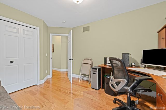 7512 Lake Street, Dexter, MI 48130