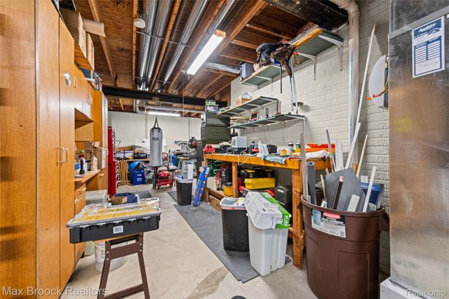 7512 Lake Street, Dexter, MI 48130