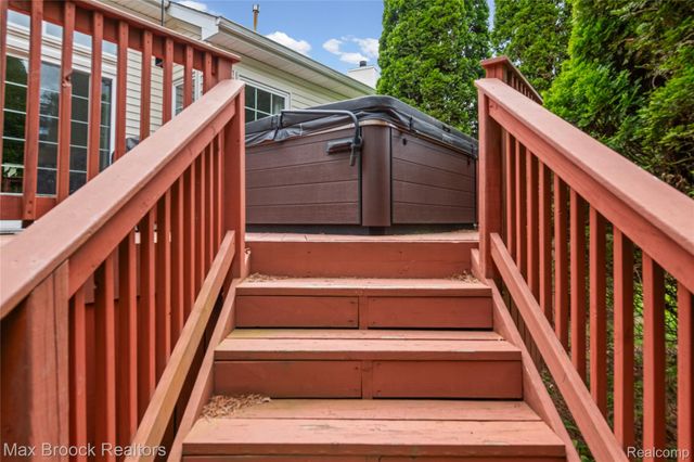 7512 Lake Street, Dexter, MI 48130