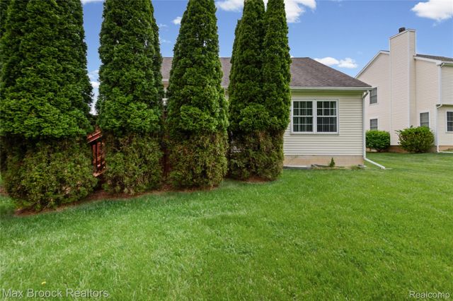 7512 Lake Street, Dexter, MI 48130