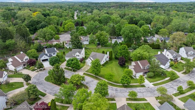 7512 Lake Street, Dexter, MI 48130