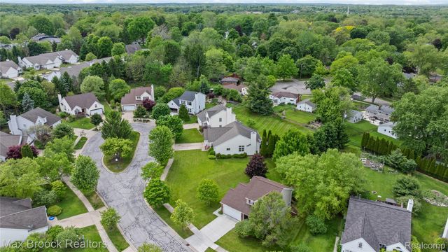 7512 Lake Street, Dexter, MI 48130