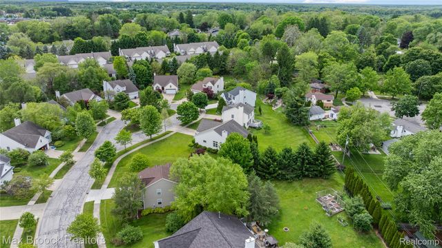 7512 Lake Street, Dexter, MI 48130