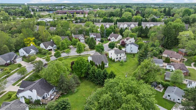 7512 Lake Street, Dexter, MI 48130