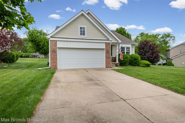 7512 Lake Street, Dexter, MI 48130