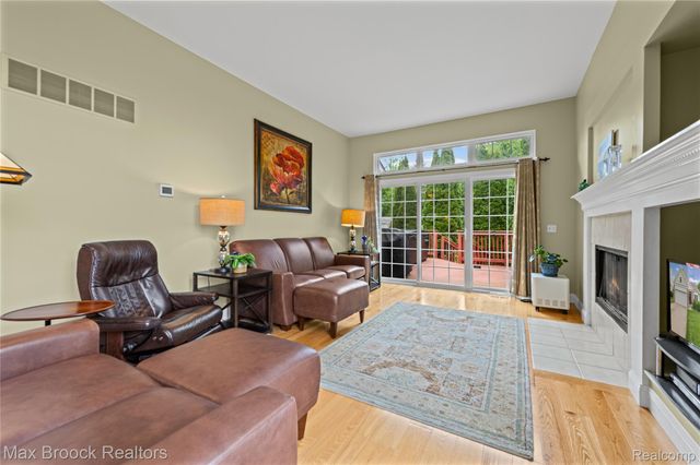 7512 Lake Street, Dexter, MI 48130