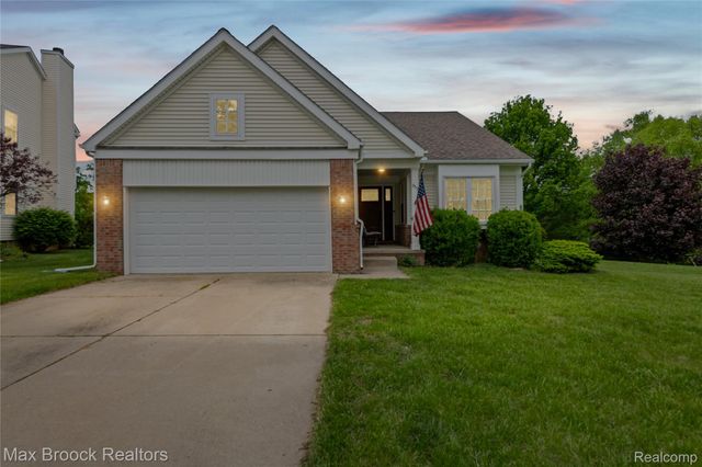 7512 Lake Street, Dexter, MI 48130
