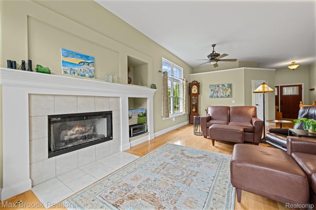 7512 Lake Street, Dexter, MI 48130