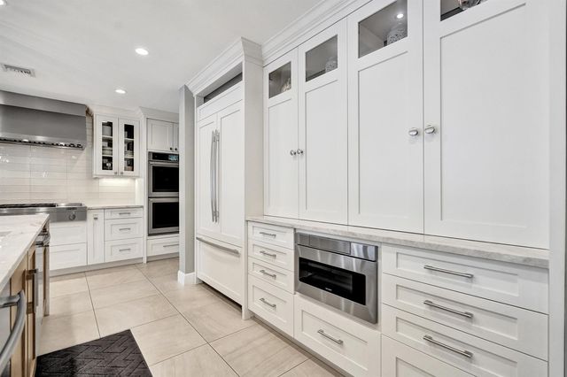 738 Middle River Drive, Fort Lauderdale, FL 33304