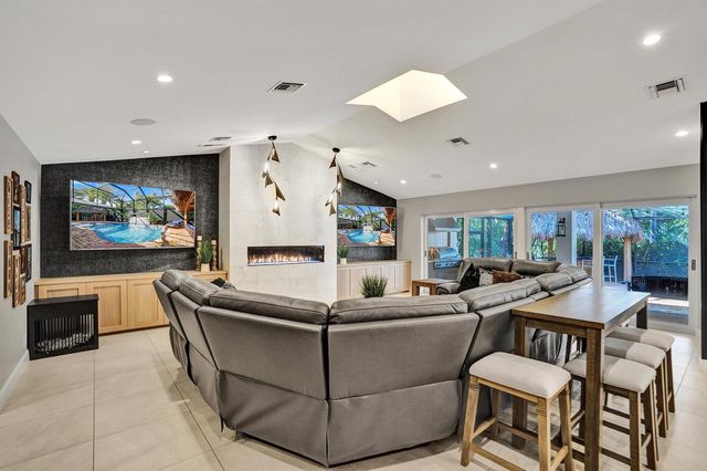 738 Middle River Drive, Fort Lauderdale, FL 33304