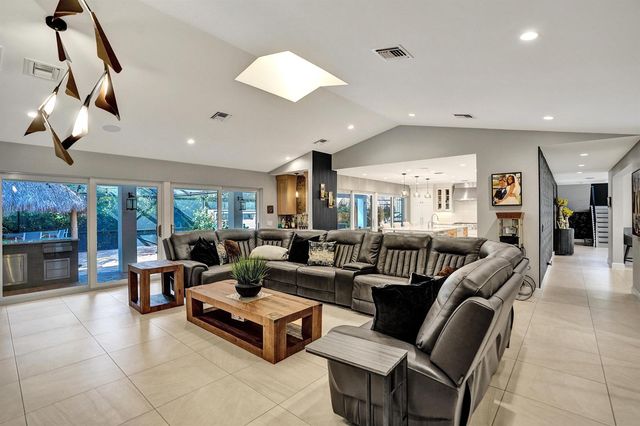 738 Middle River Drive, Fort Lauderdale, FL 33304