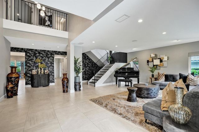 738 Middle River Drive, Fort Lauderdale, FL 33304