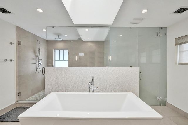738 Middle River Drive, Fort Lauderdale, FL 33304