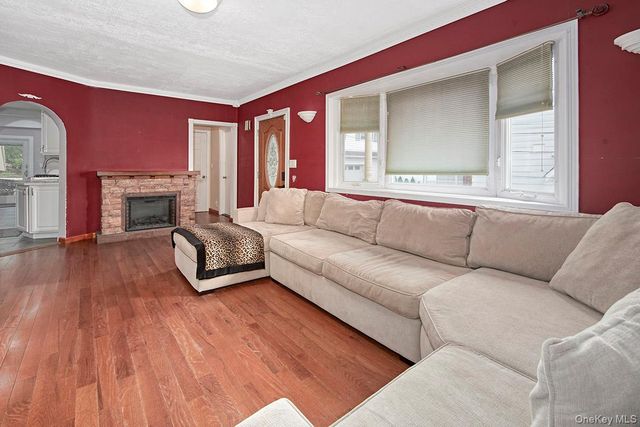 108 Lincoln Avenue E, West Harrison, NY 10604