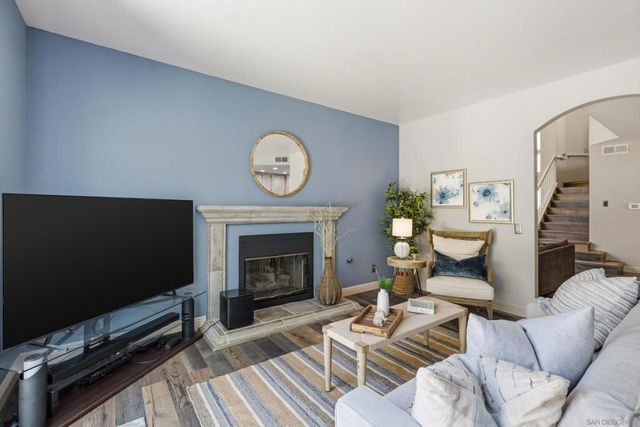 1528 Via Otano, Oceanside, CA 92056