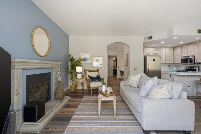 1528 Via Otano, Oceanside, CA 92056