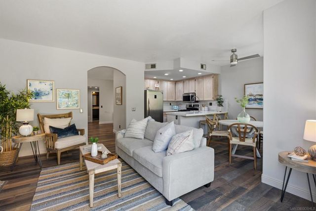 1528 Via Otano, Oceanside, CA 92056