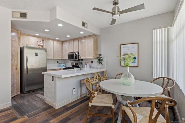 1528 Via Otano, Oceanside, CA 92056