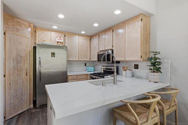 1528 Via Otano, Oceanside, CA 92056