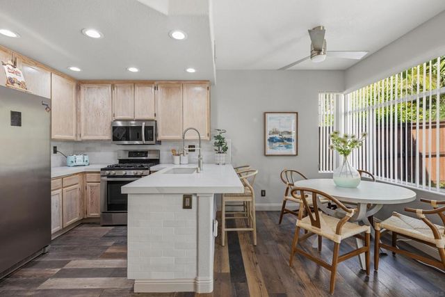 1528 Via Otano, Oceanside, CA 92056