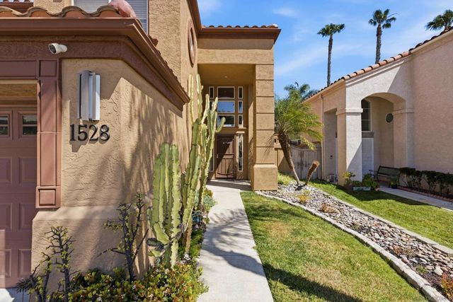 1528 Via Otano, Oceanside, CA 92056