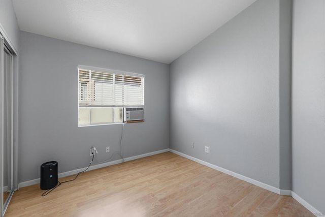 1528 Via Otano, Oceanside, CA 92056