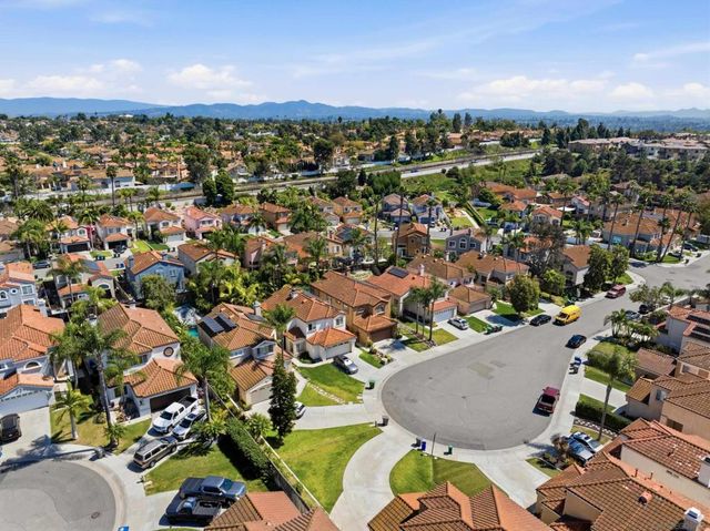 1528 Via Otano, Oceanside, CA 92056