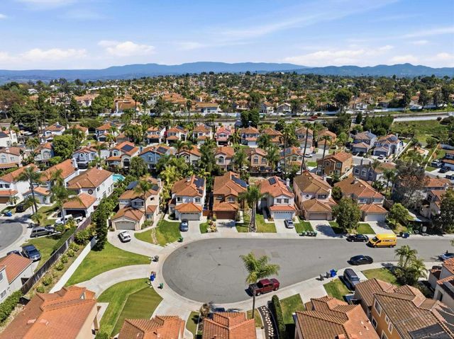 1528 Via Otano, Oceanside, CA 92056