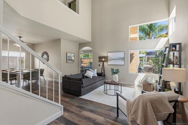 1528 Via Otano, Oceanside, CA 92056