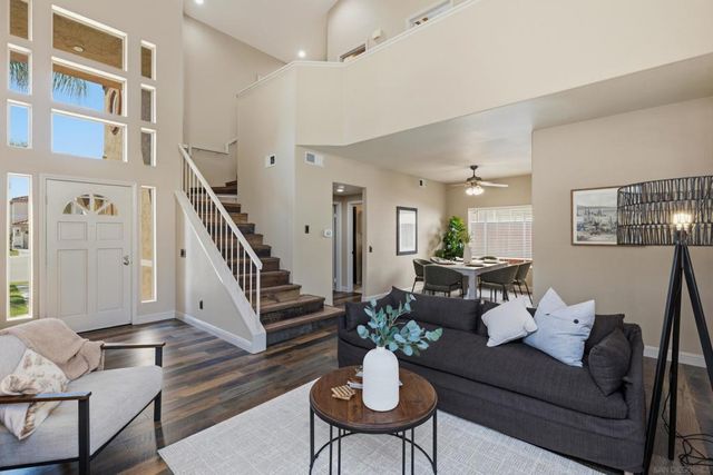 1528 Via Otano, Oceanside, CA 92056