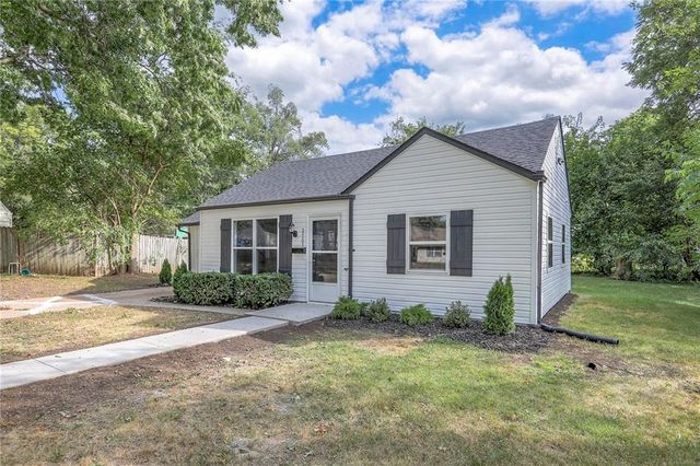 2705 S 51st Court, Kansas City, KS 66106