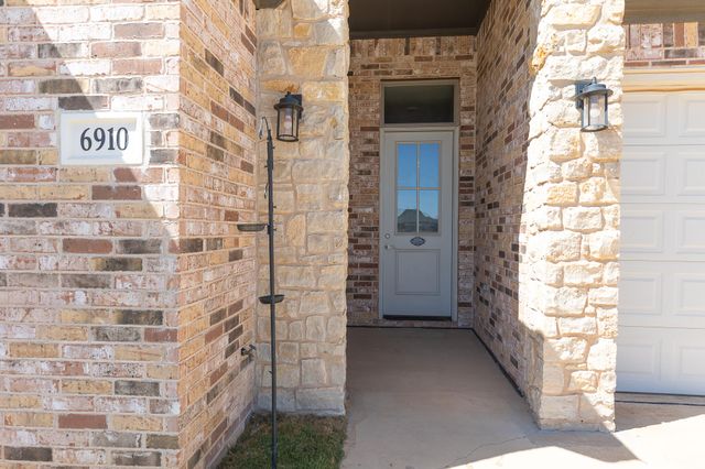 6910 17th Street, Lubbock, TX 79407